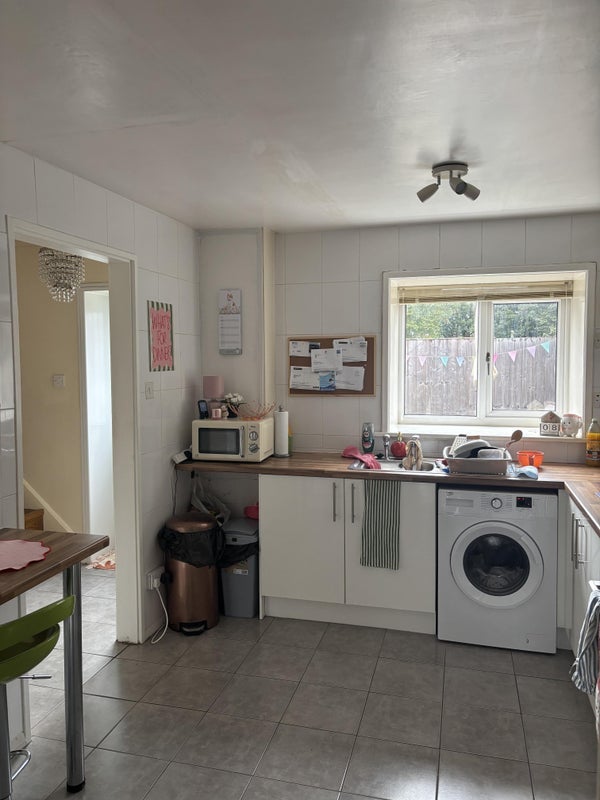 Room Goodiers Drive in Salford