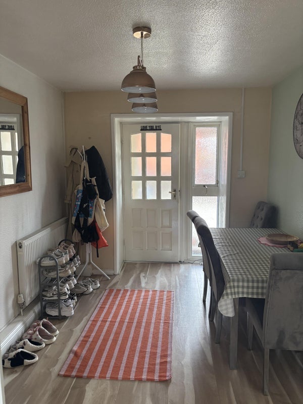 Room Goodiers Drive in Salford