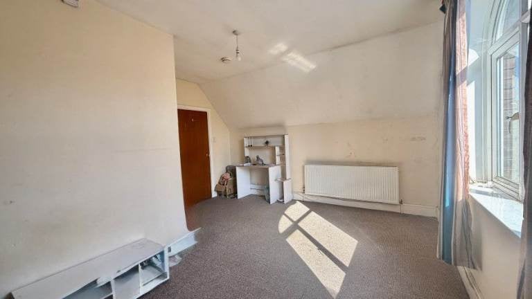 Flat Haldon Road in Exeter