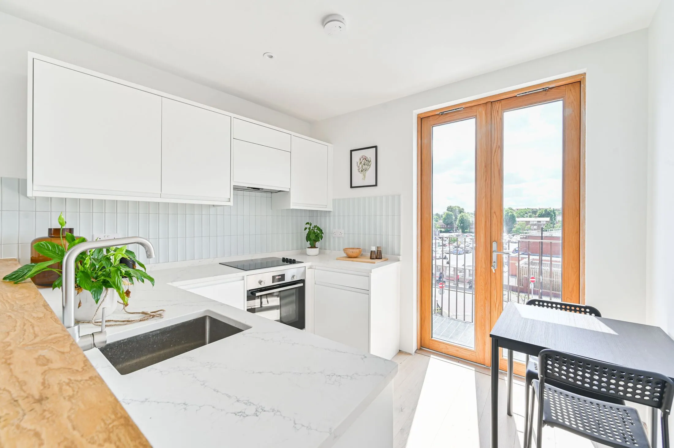 Flat Peckham High Street in Greater London
