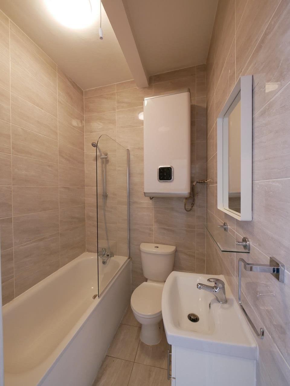 Flat Mayton Street in Greater London