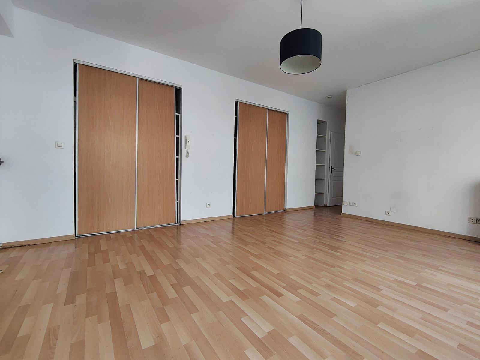Appartement Place Jean Jaurès à Saint-Étienne