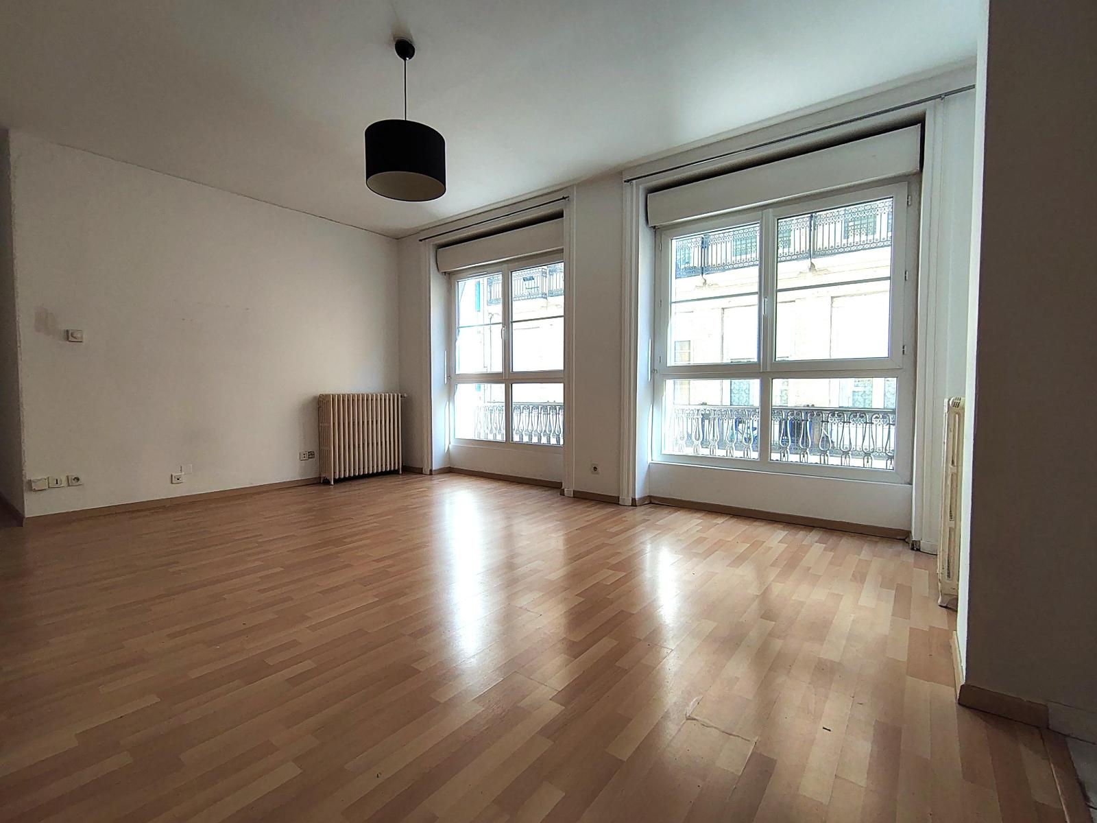 Appartement Place Jean Jaurès à Saint-Étienne