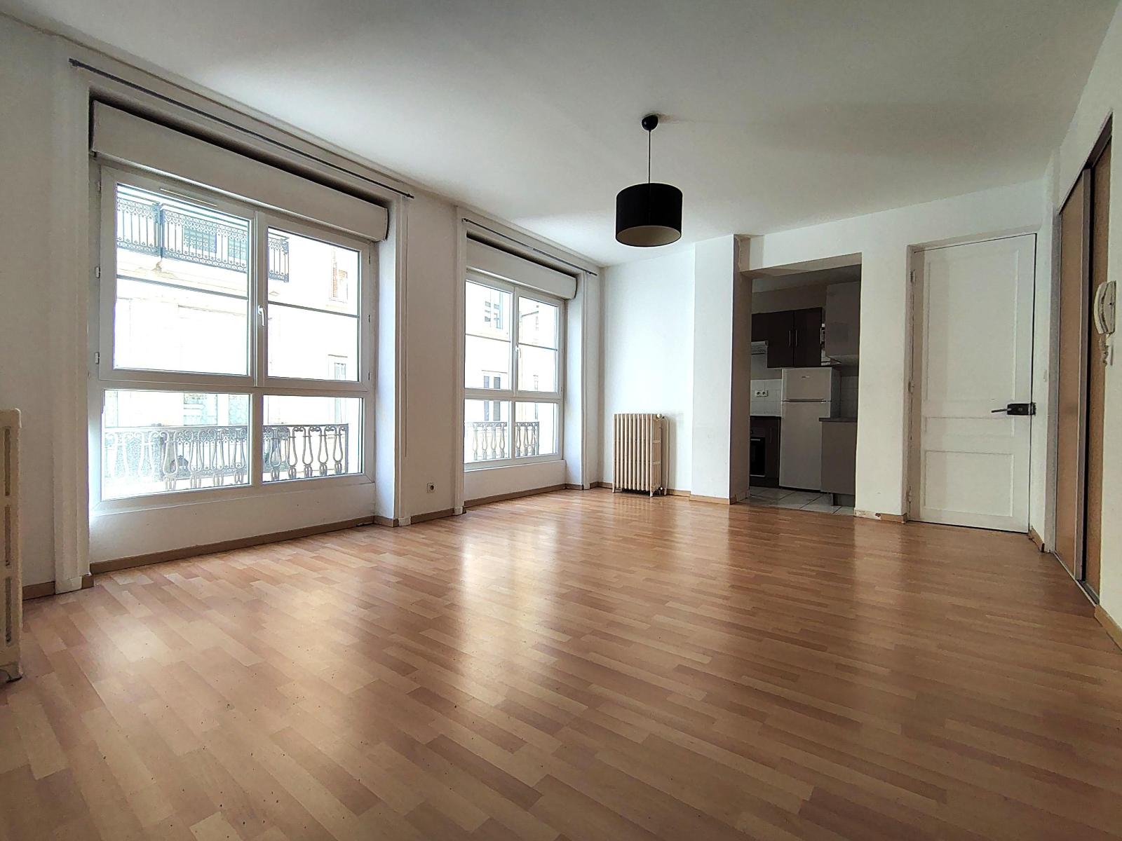 Appartement Place Jean Jaurès à Saint-Étienne