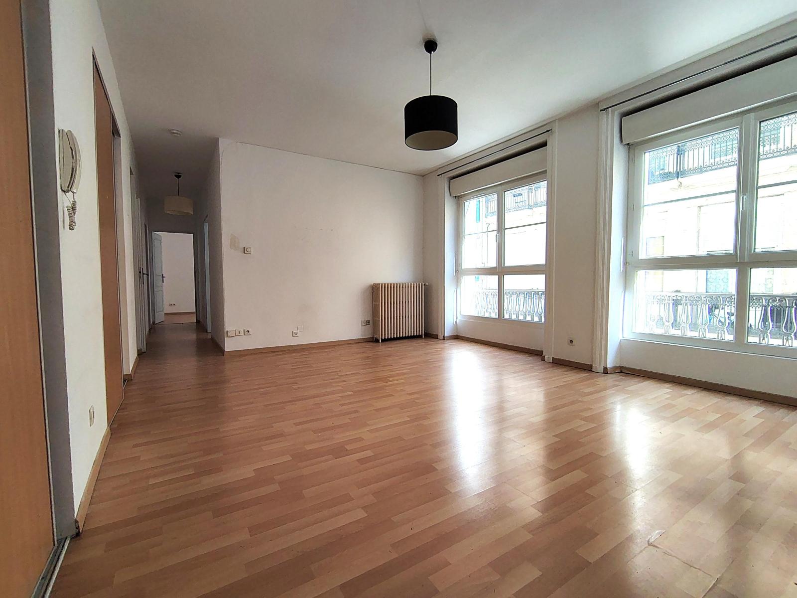Appartement Place Jean Jaurès à Saint-Étienne