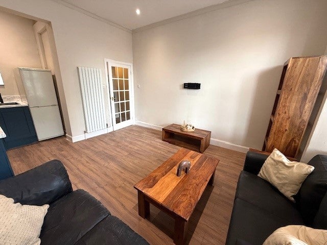 Flat Townhead Street in Hamilton