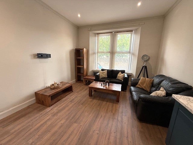 Flat Townhead Street in Hamilton