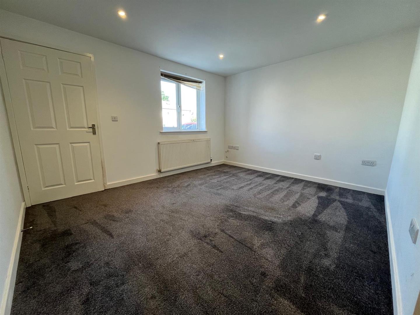 Flat Poplar Road in Mole Valley