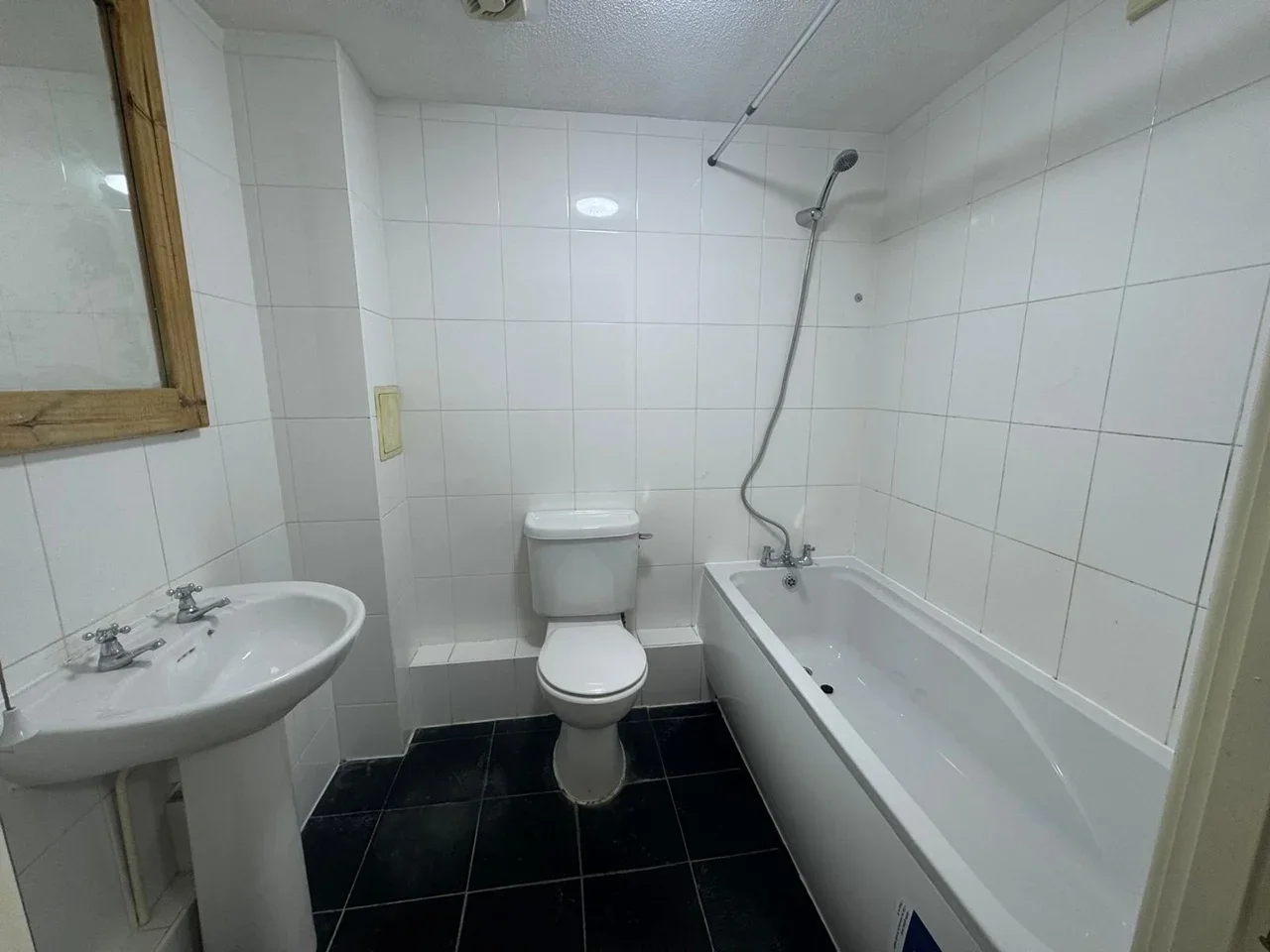 Flat Trahorn Close in Greater London