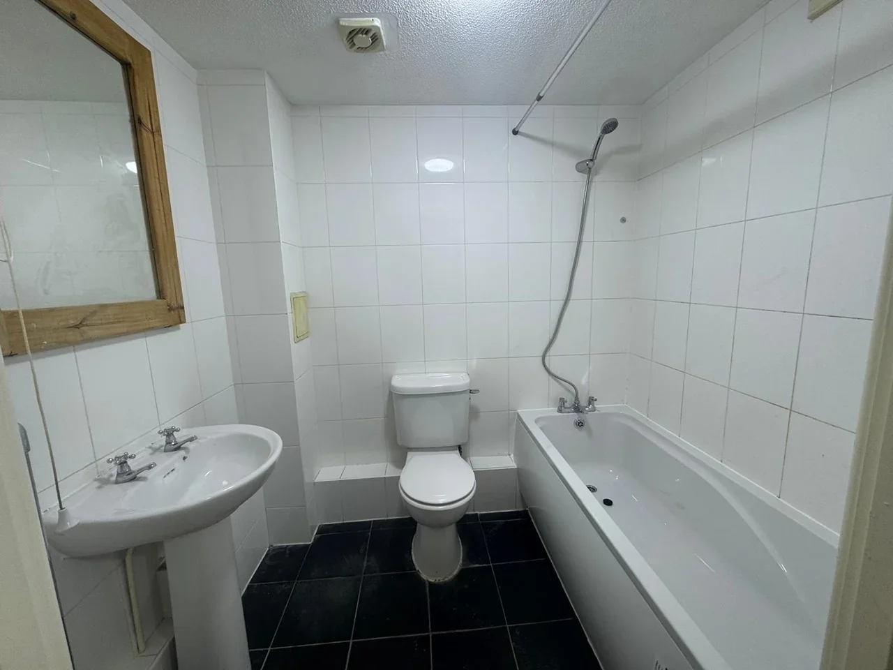 Flat Trahorn Close in Greater London