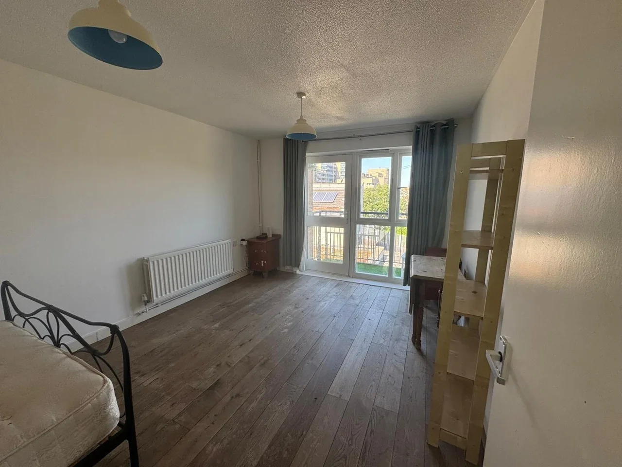 Flat Trahorn Close in Greater London