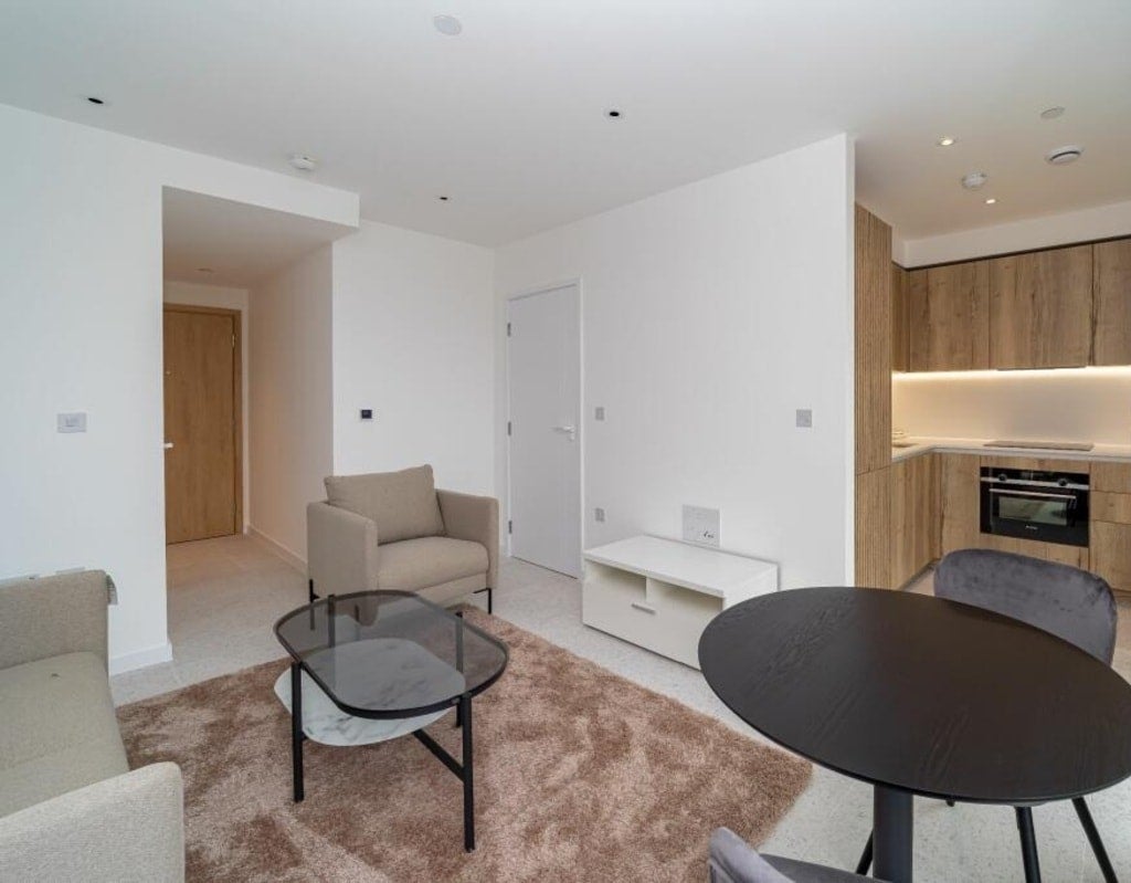 Flat Pedley Street in Greater London