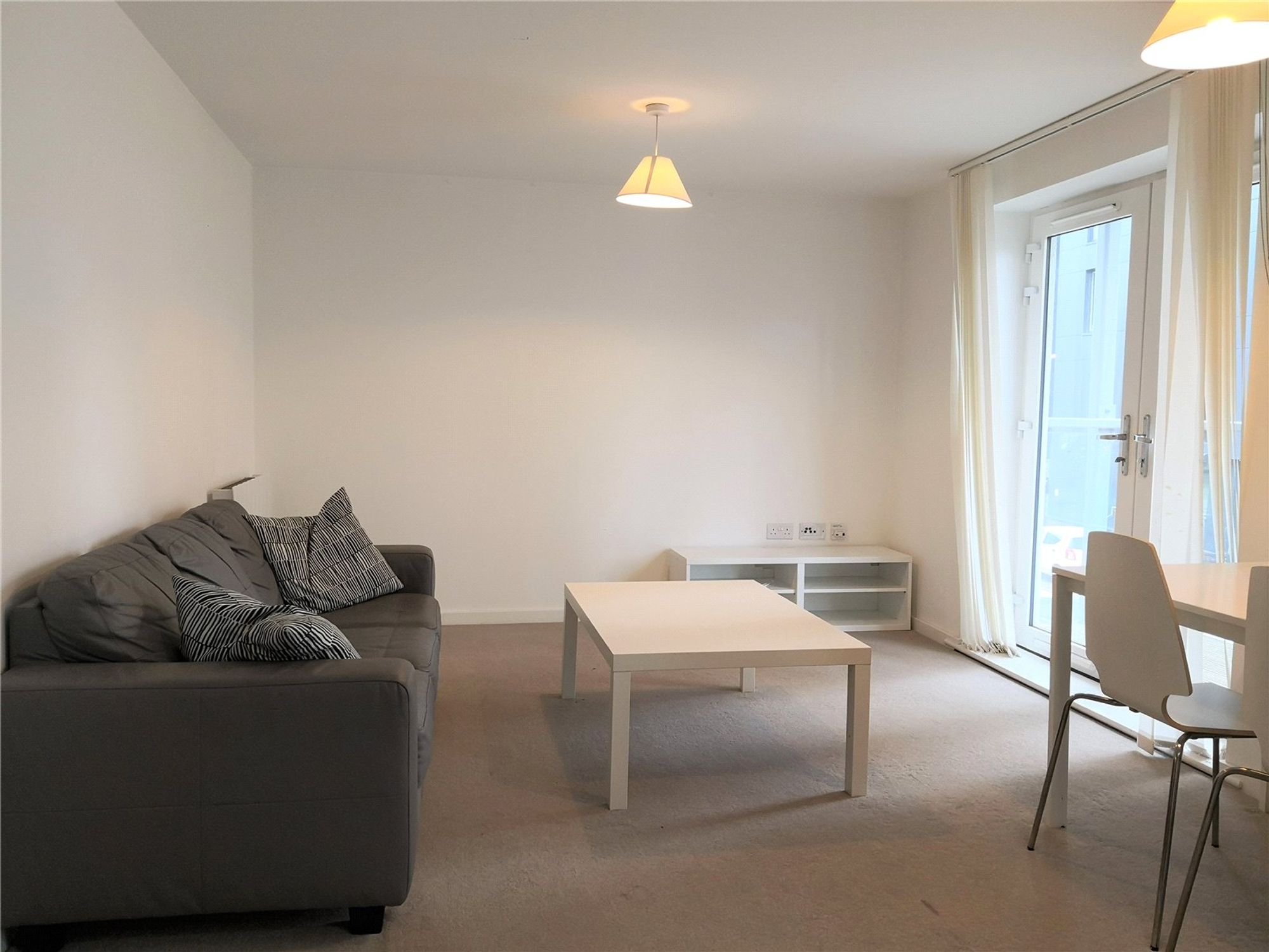 Flat Elmira Way in Salford