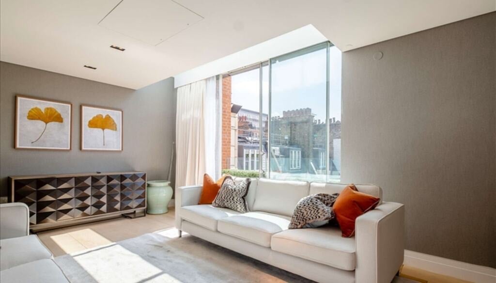 Flat North Audley Street in City of Westminster