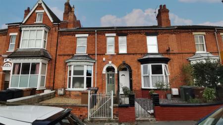 Room West Parade in Lincoln