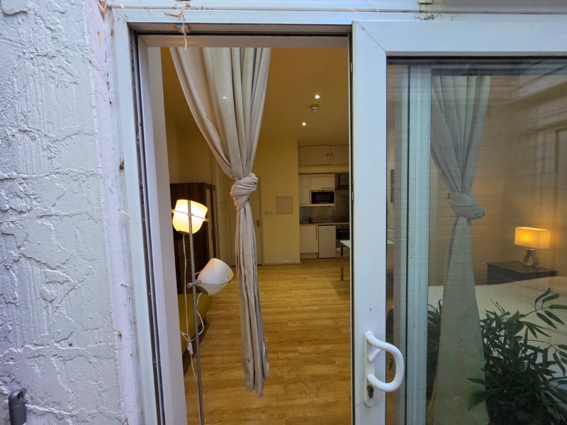 Flat Brondesbury Park in Greater London