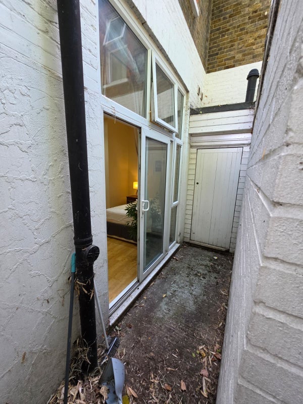 Flat Brondesbury Park in Greater London