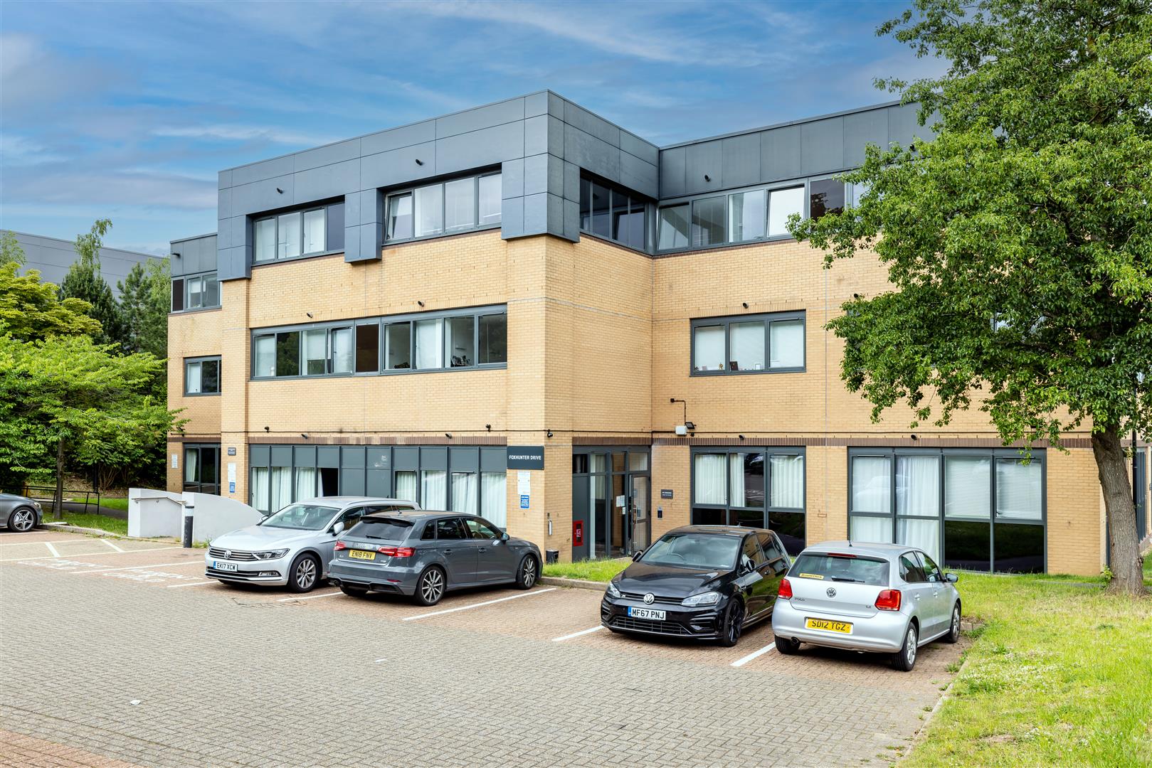 Flat Foxhunter Drive in Milton Keynes