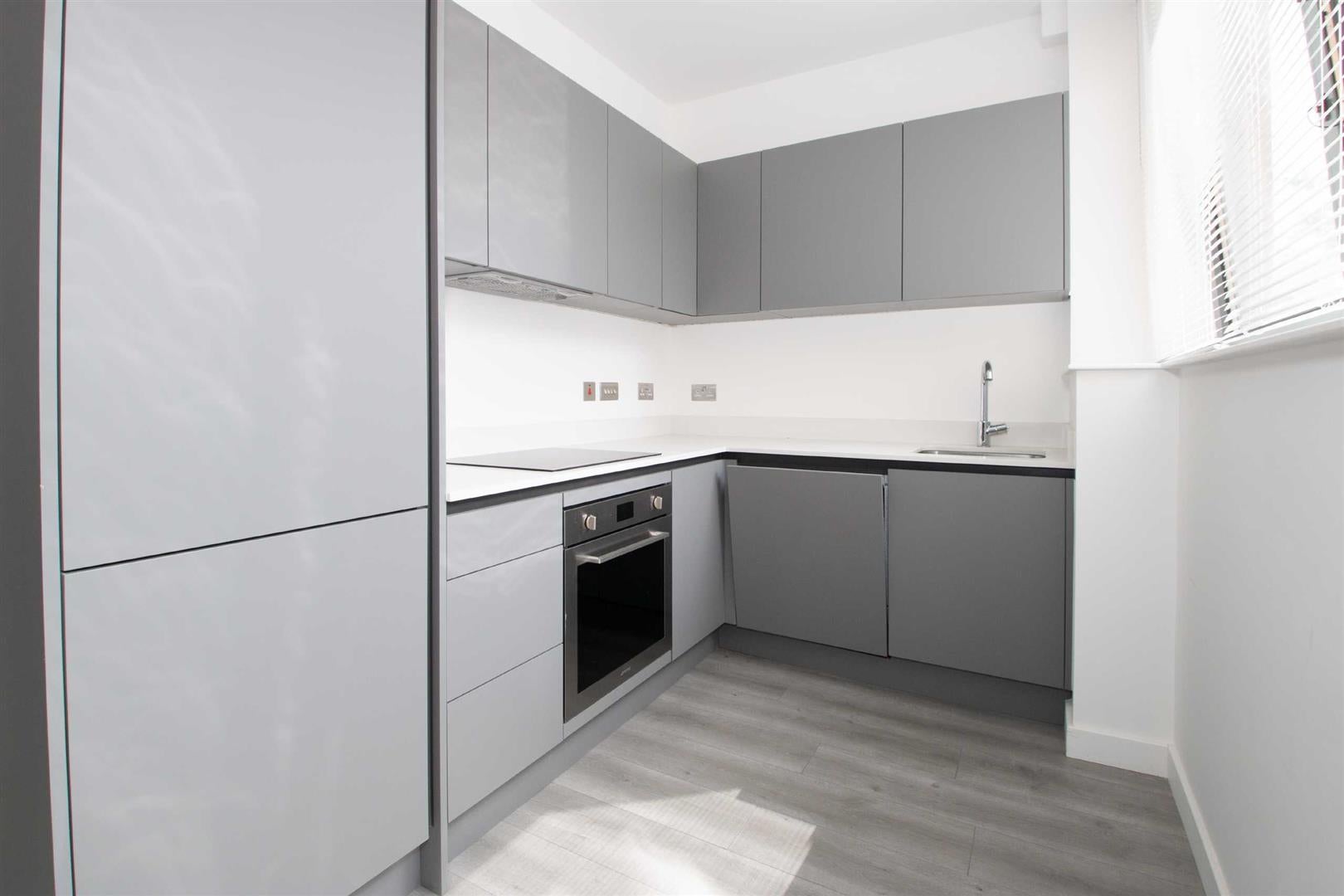 Flat Foxhunter Drive in Milton Keynes