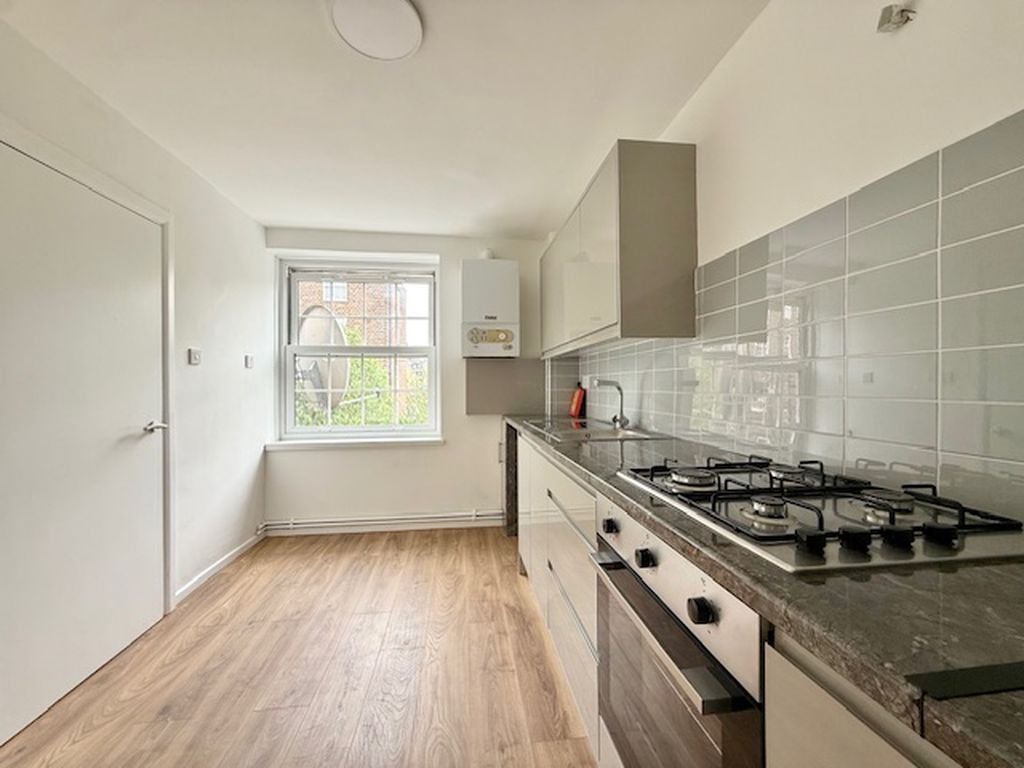 Flat Rockingham Street in Greater London