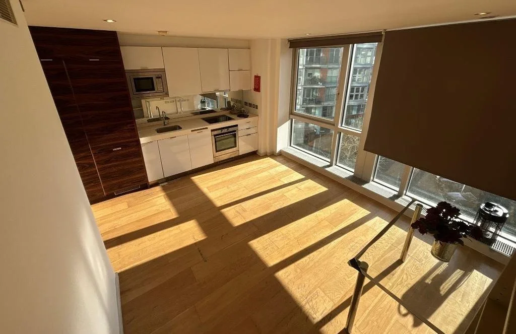 Flat Fairmont Avenue in Greater London