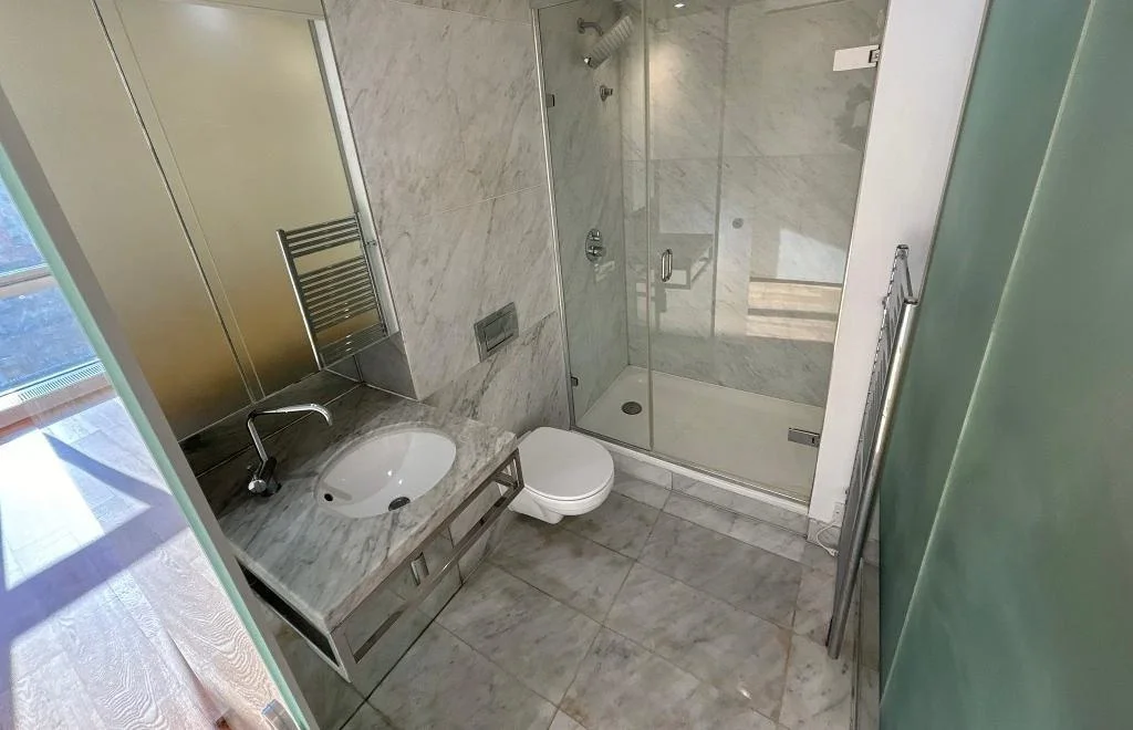Flat Fairmont Avenue in Greater London