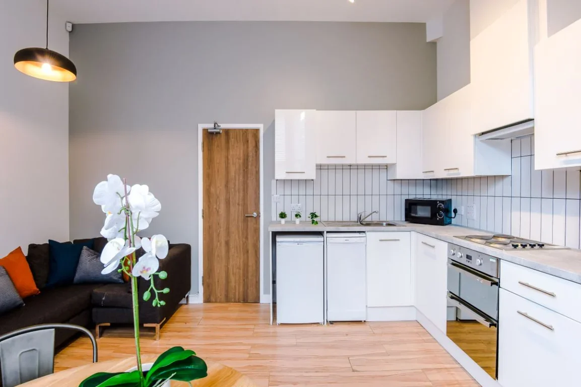 Flat Jesmond Road in Newcastle upon Tyne