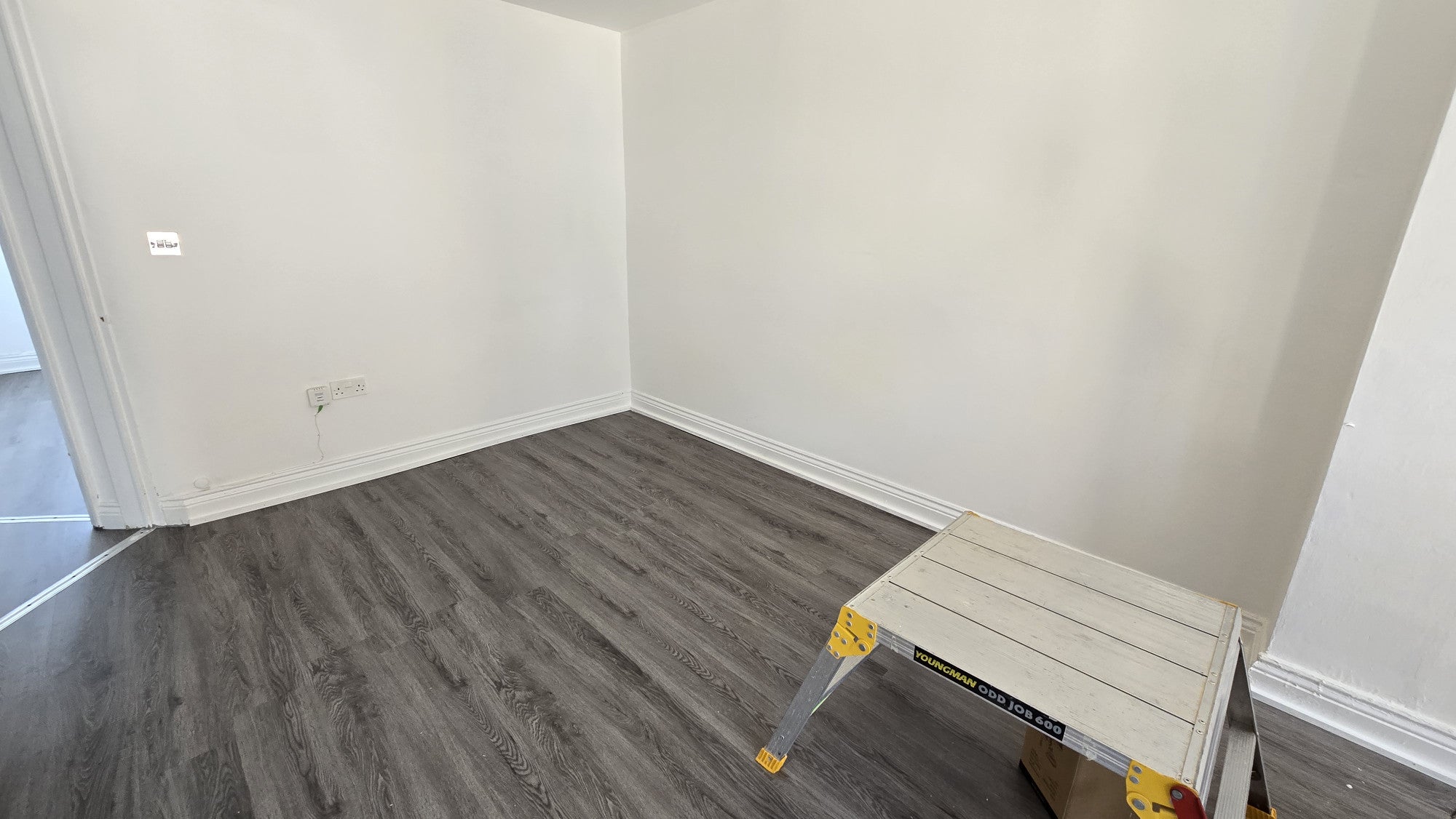 Flat Parkside Avenue in Greater London