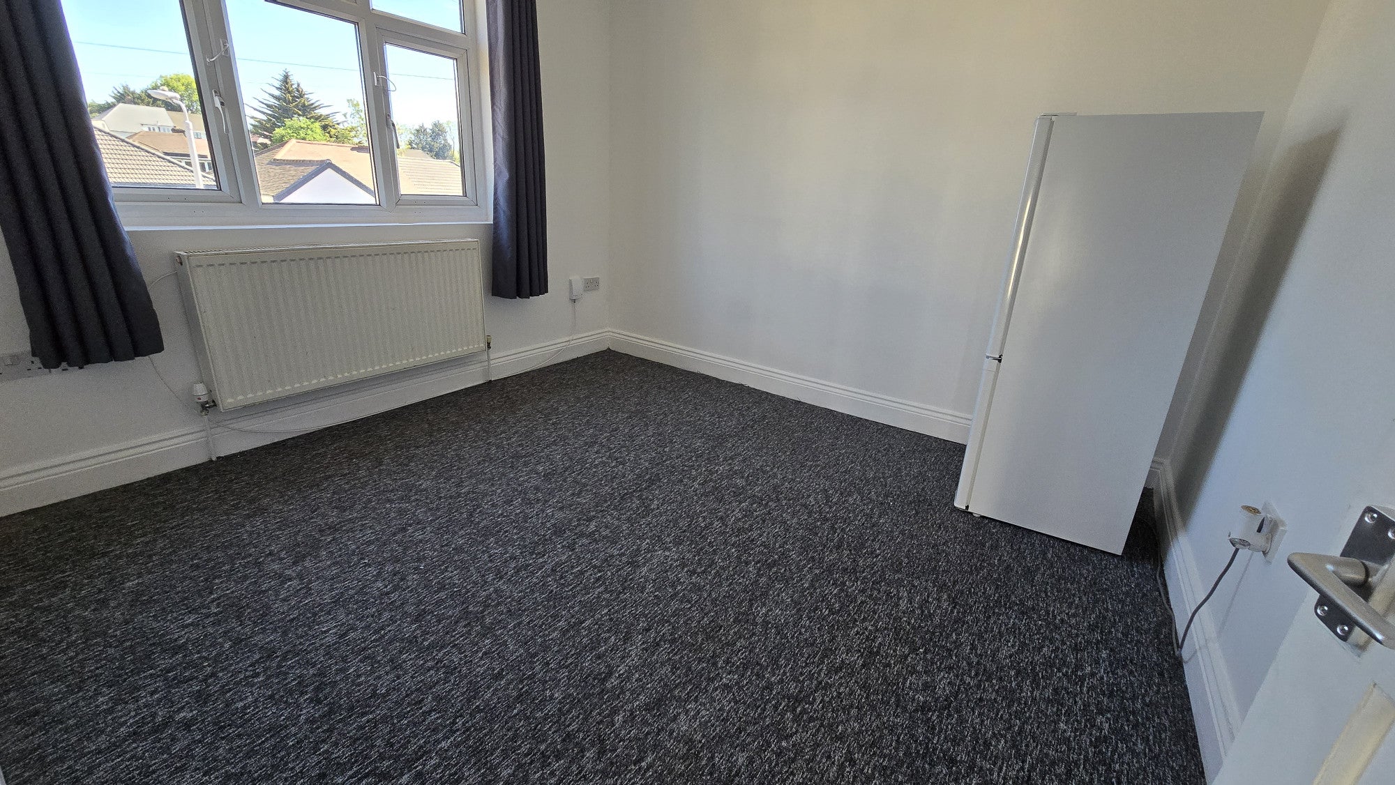 Flat Parkside Avenue in Greater London