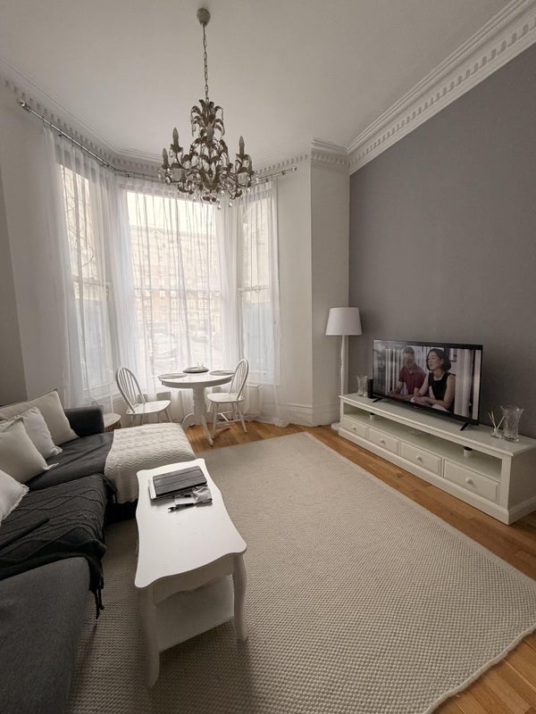 Room Cheniston Gardens in Greater London