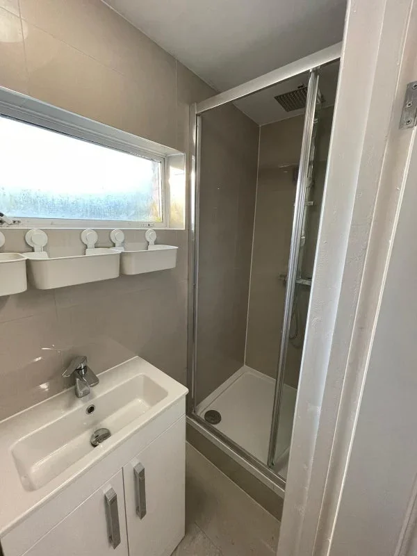 Room Whitechapel Road in Greater London