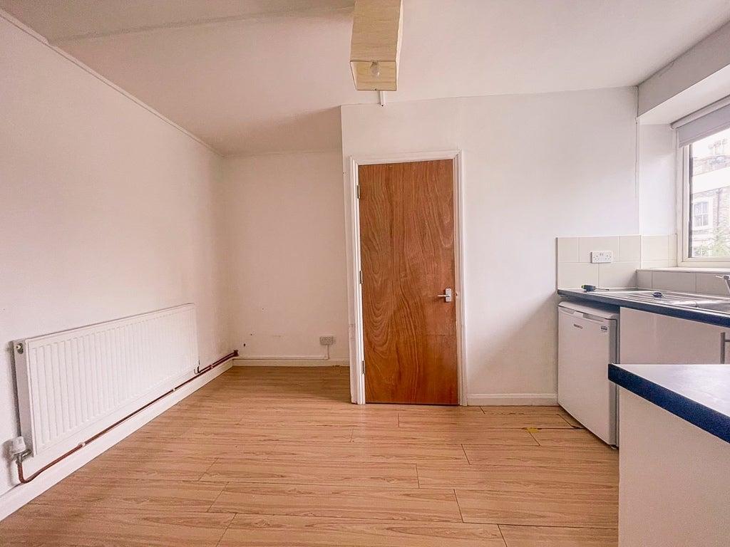 Flat Jackson Road in Greater London