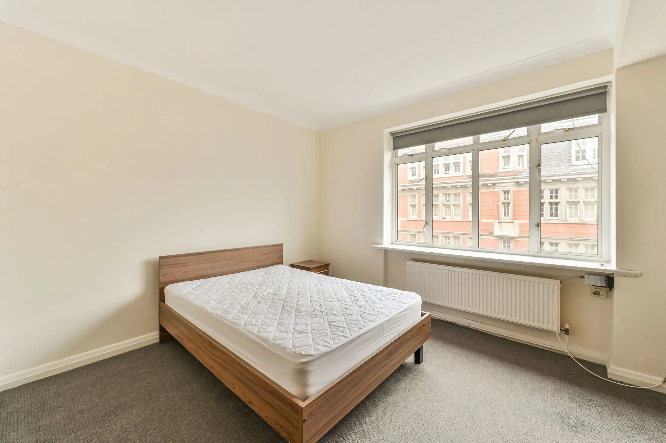 Flat Warren Street in Greater London
