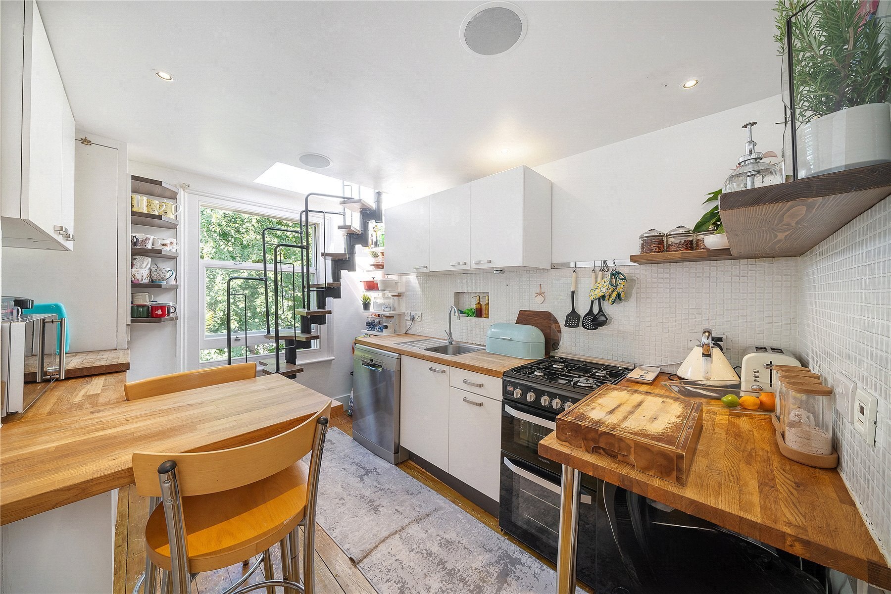 Flat Elm Park in Greater London