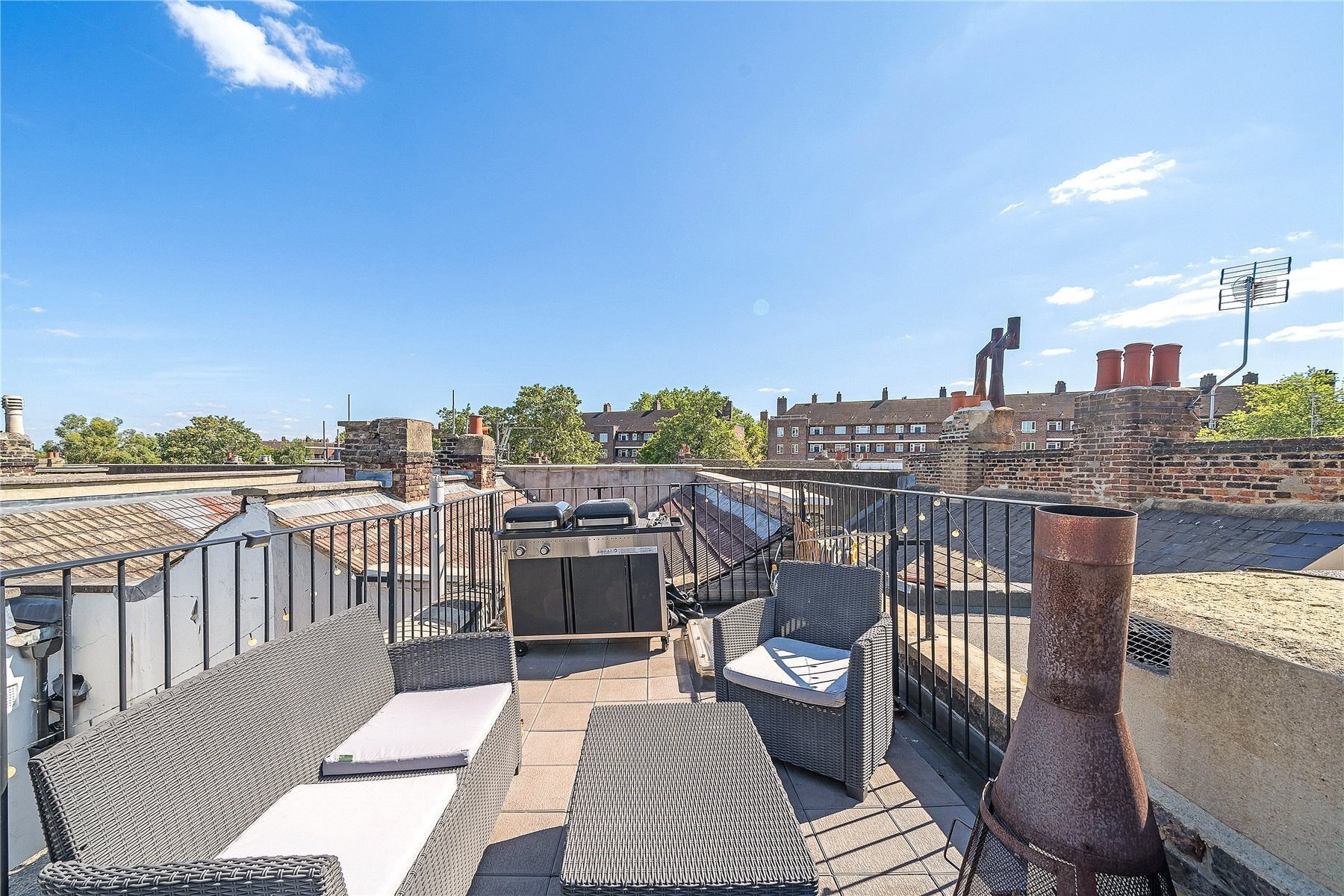 Flat Elm Park in Greater London