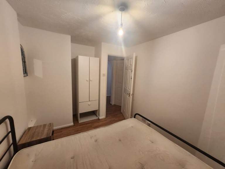 Flat Mansfield Road in Greater London