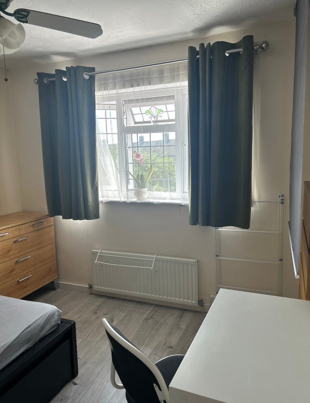 Room Little Grove Field in Harlow