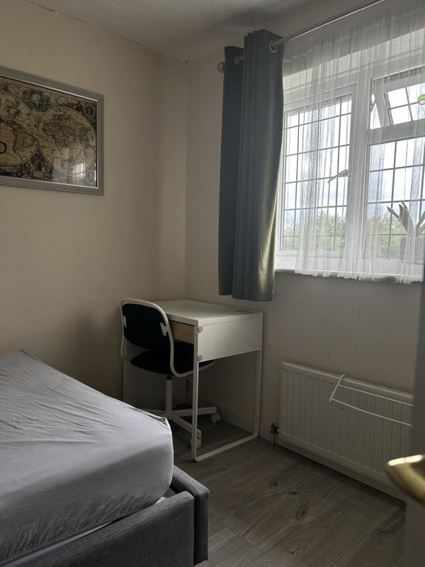Room Little Grove Field in Harlow