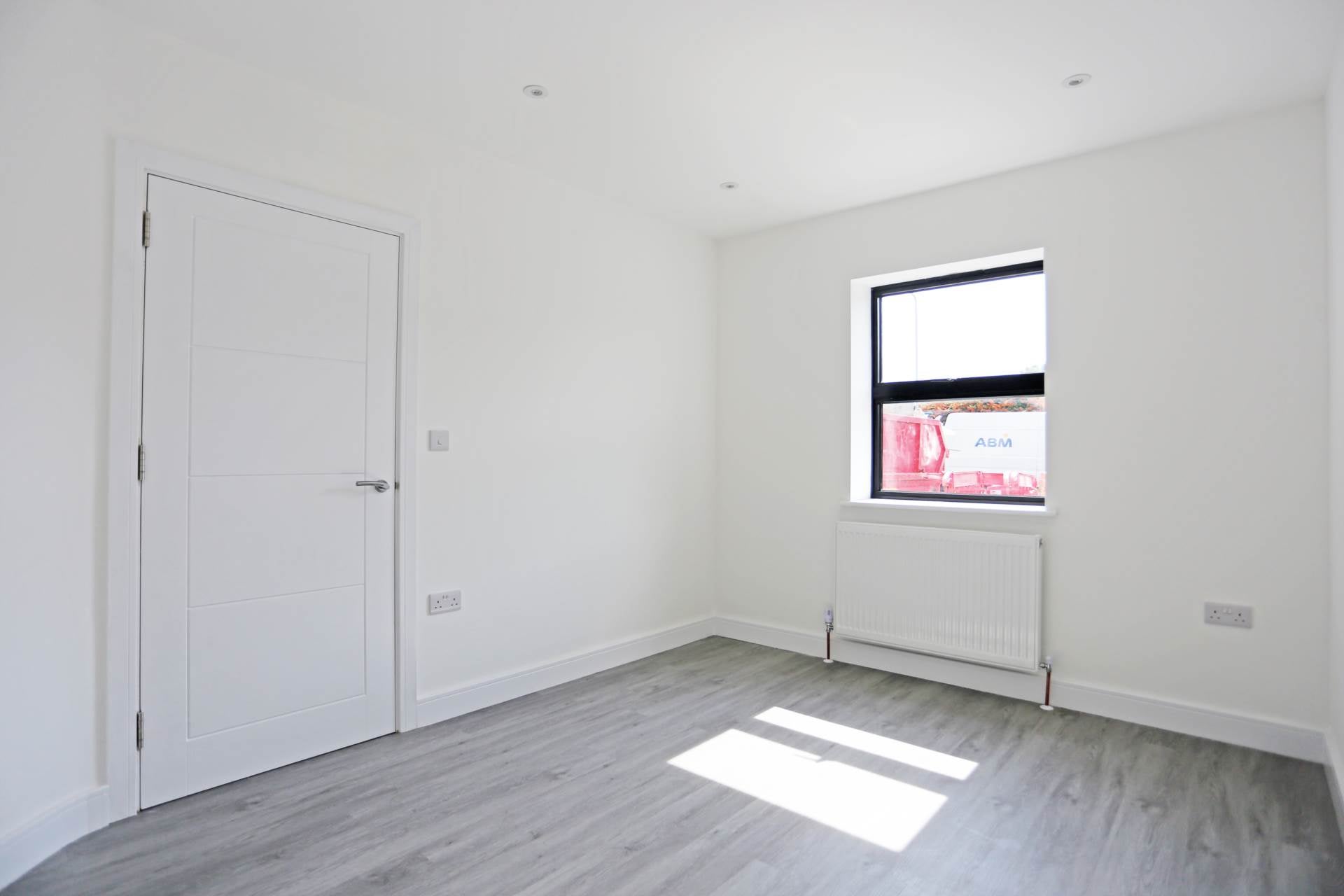 House Edmund Road in Greater London