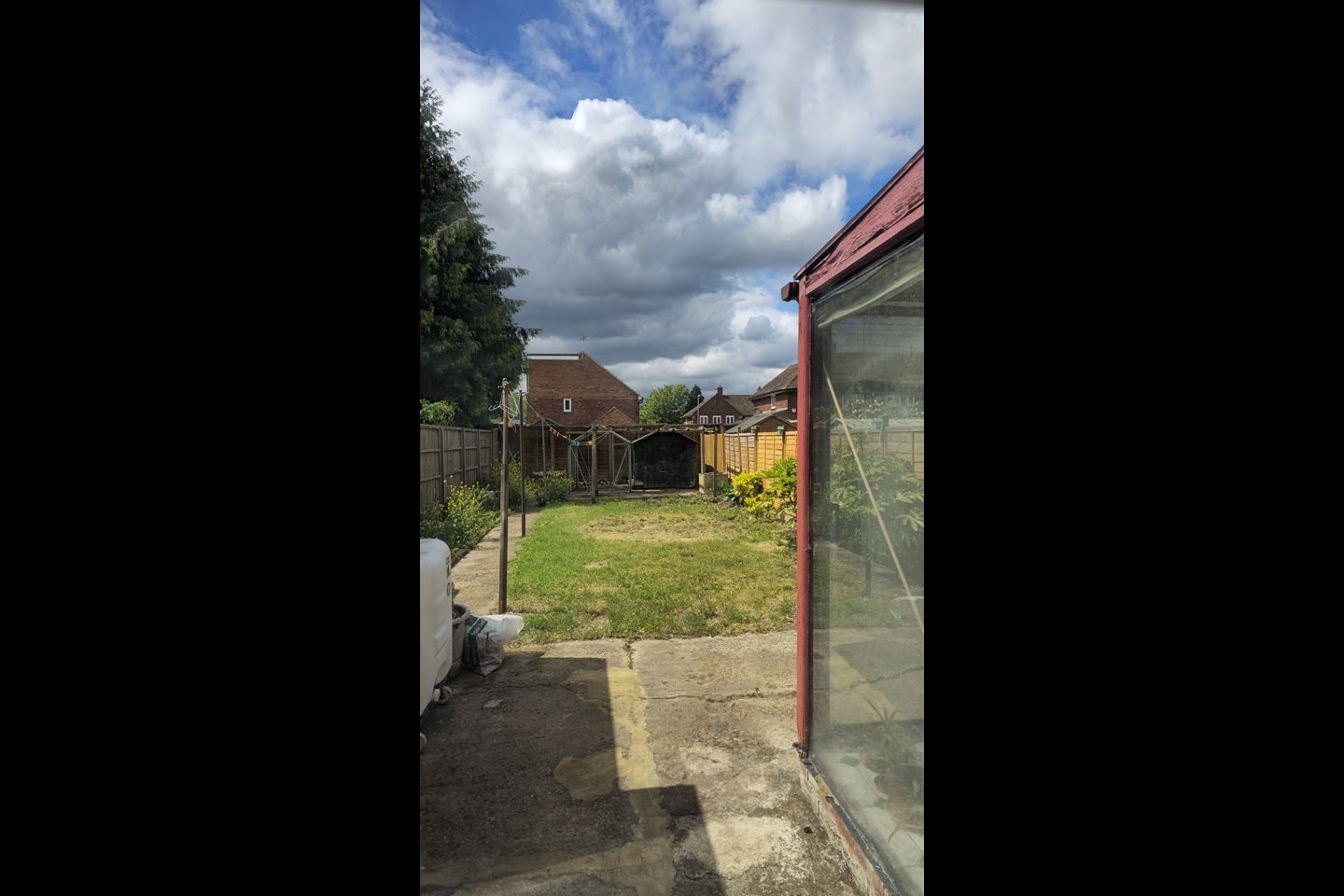 House New Peachey Lane in Greater London