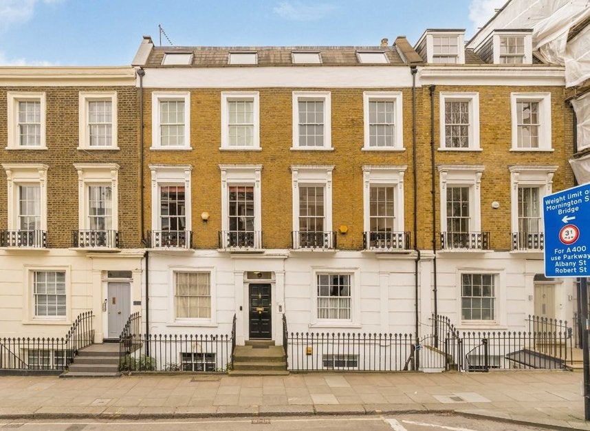 Flat Delancey Street in Greater London
