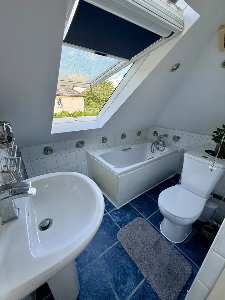 Room Eastcote Lane in Greater London
