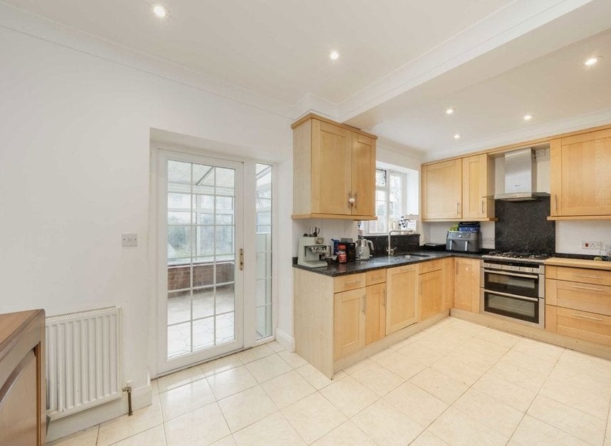 Flat Staines Road East in Borough of Spelthorne