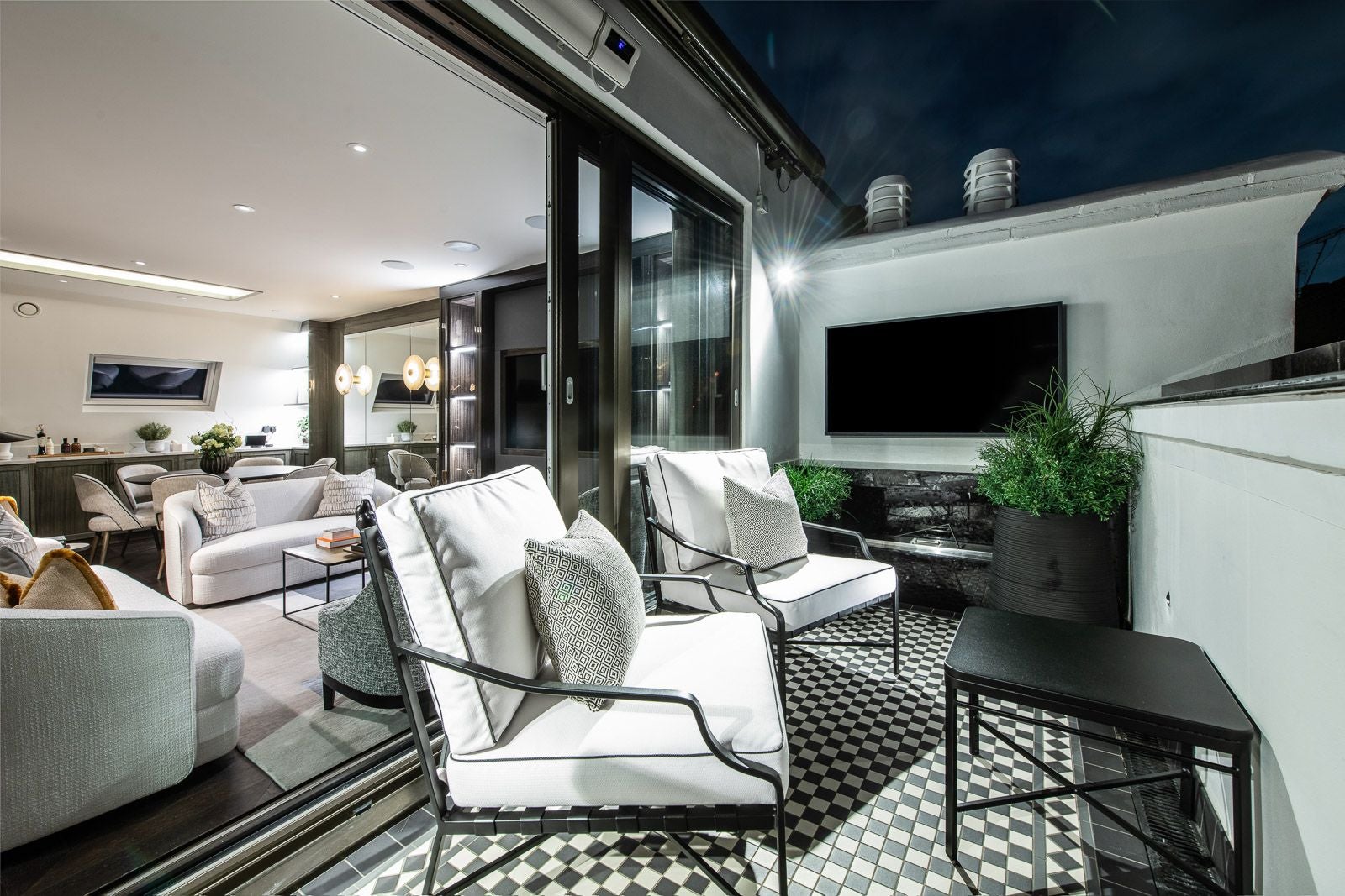 Flat Prince of Wales Terrace in Greater London