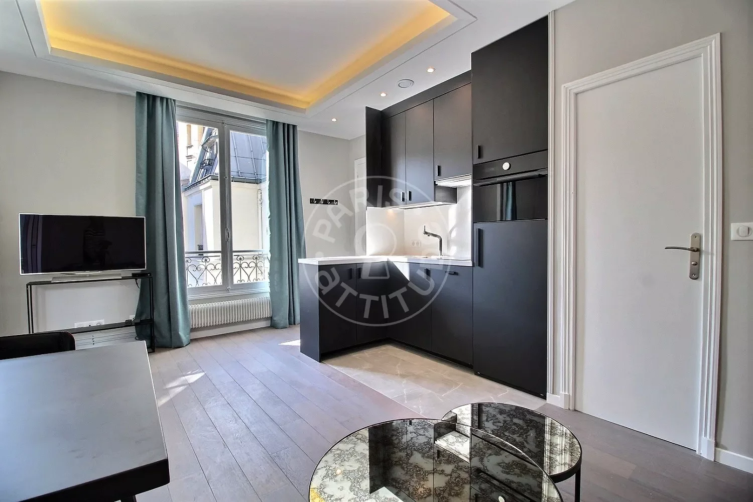Appartement Rue de Berri à Paris