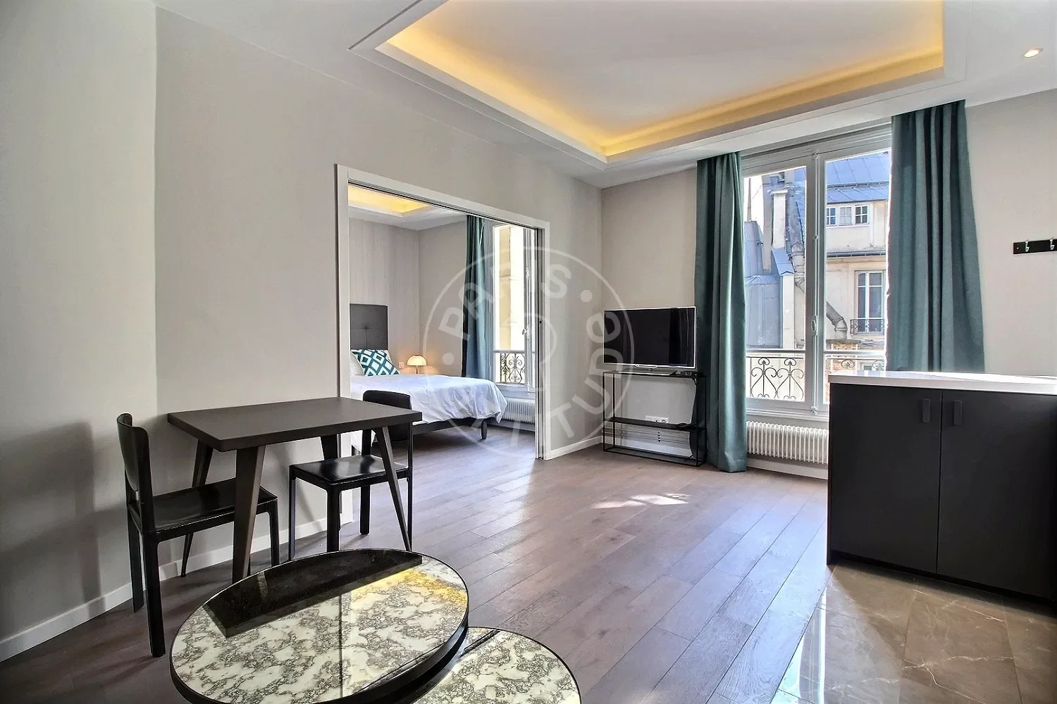 Appartement Rue de Berri à Paris