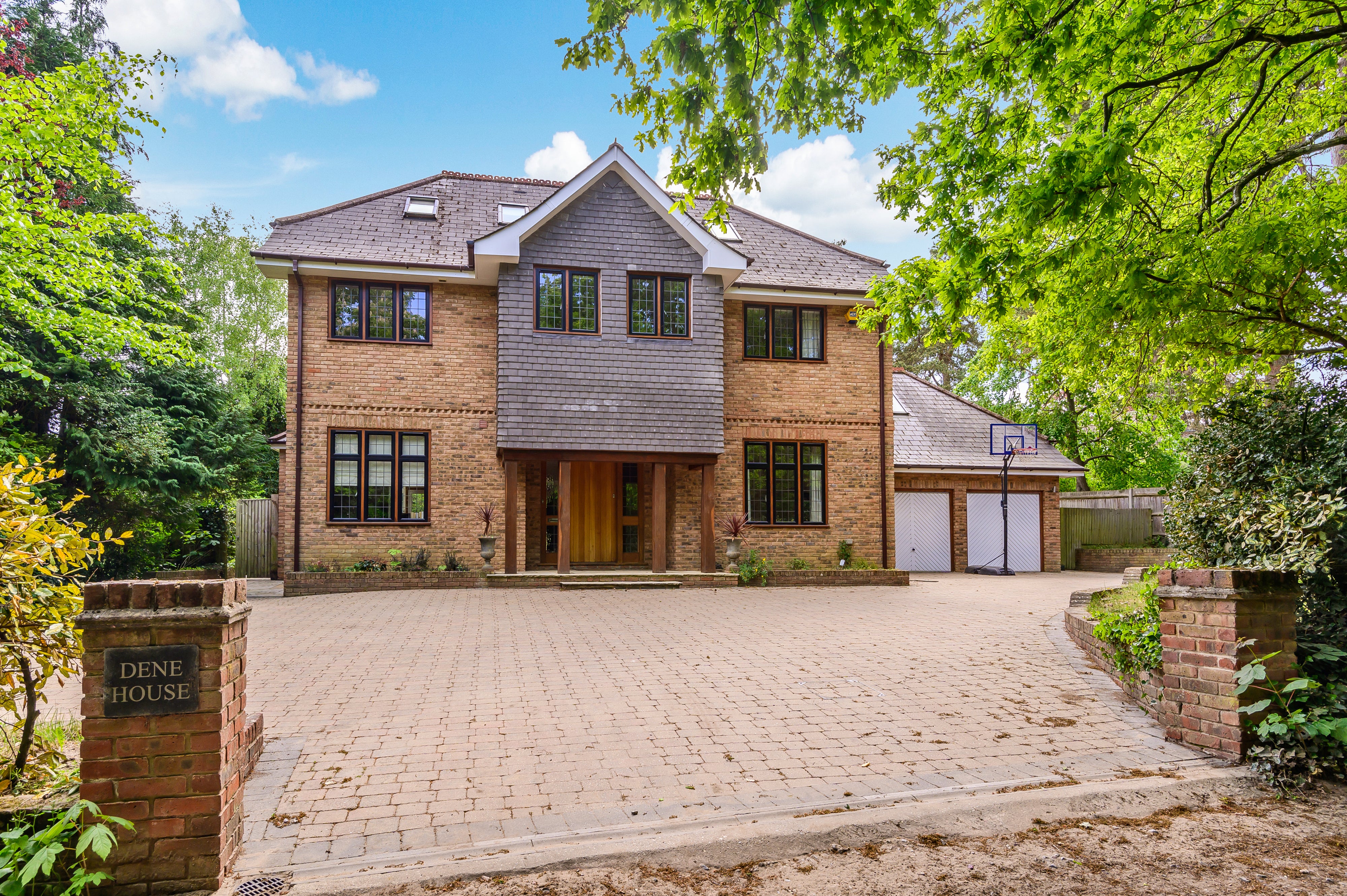 House Dene Lane in Waverley