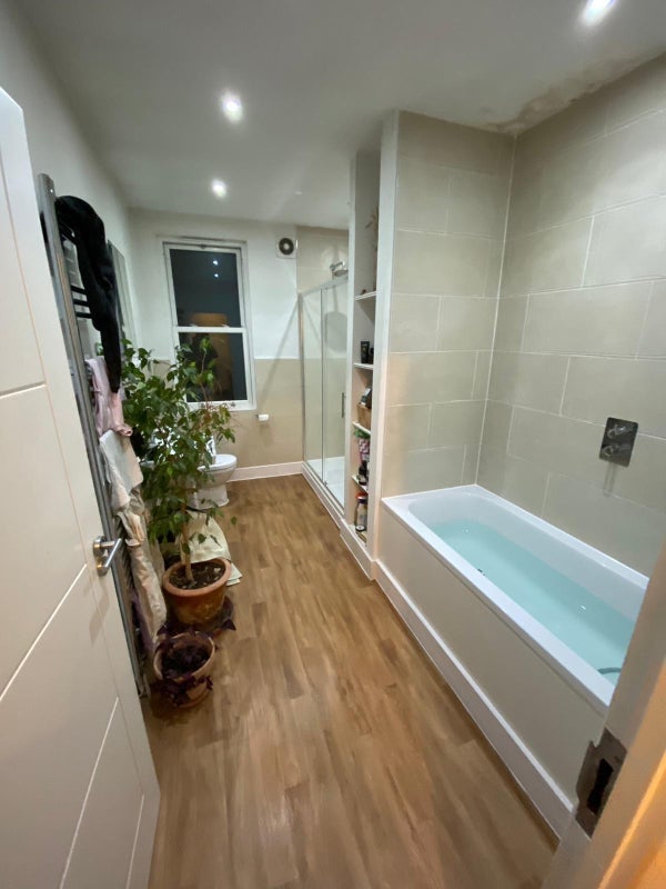 Room Albion Way in Greater London