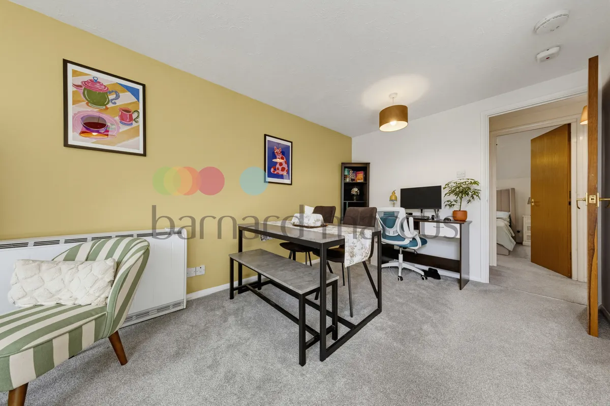 House Rosamund Close in Greater London