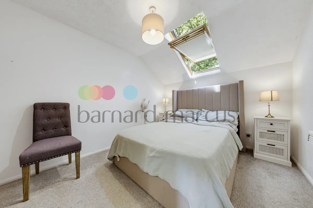 House Rosamund Close in Greater London